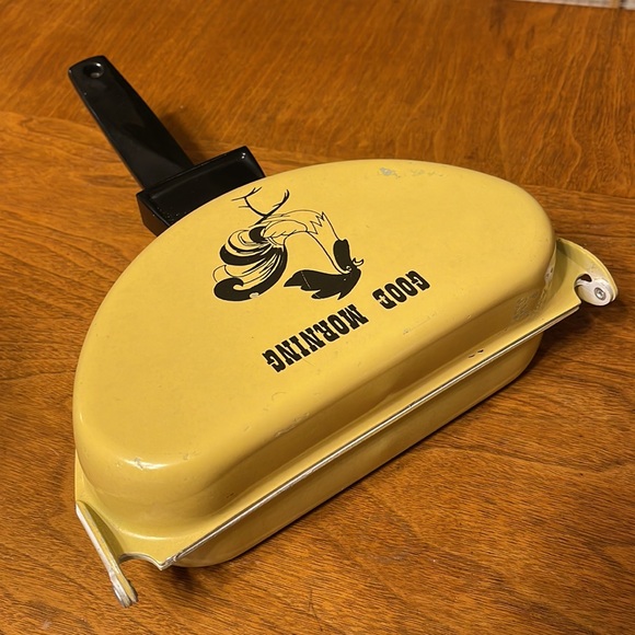 Nordic Ware Kitchen Vintage 97s Nordic Ware Rooster Omelet Pan